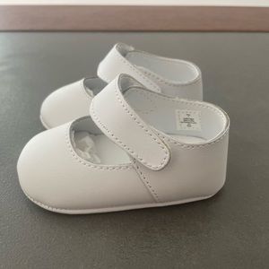 White leather crib shoe NWT